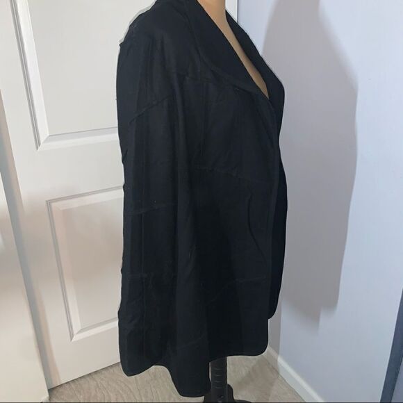 Louis Féraud Black Line Patterned Wool Jacket - Picture 3 of 6